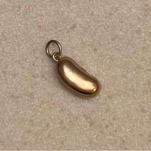 VINTAGE! Solid Gold Lucky Bean from Europe